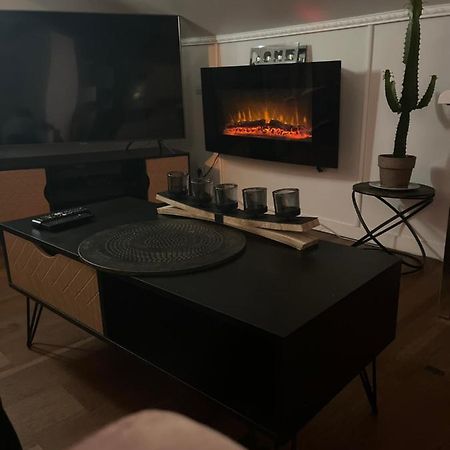 Appartement Cosy La Treille Vieux Лил Екстериор снимка