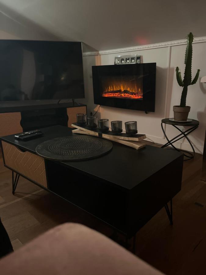 Appartement Cosy La Treille Vieux Лил Екстериор снимка